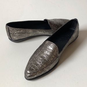 The Flexx Women Size 7.5 Loafer Patent Leather Crocodile - Pewter Gray